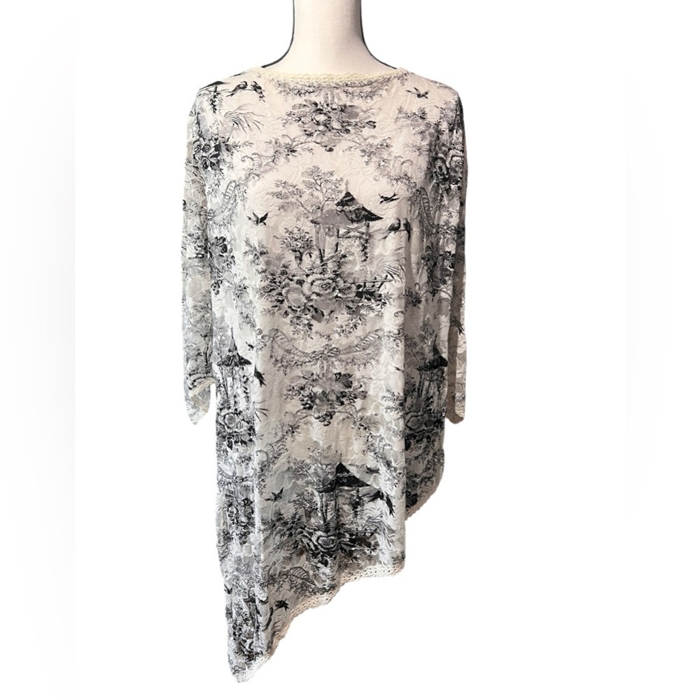 Black and White Asymmetrical Top